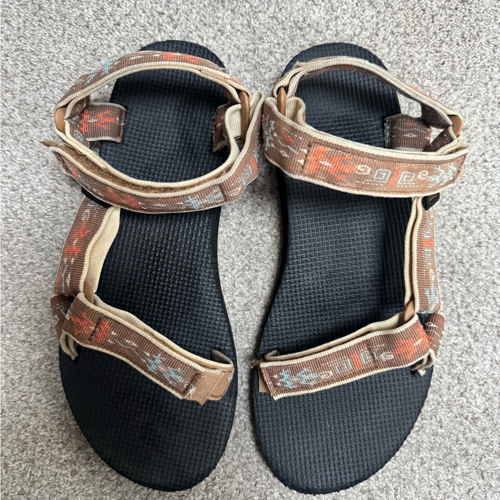 Teva Brown and Black Sandals with Patterned Straps - Picture 3 of 8